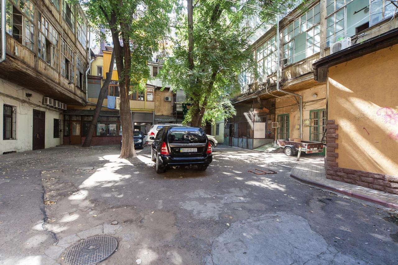 Goodrest On Deribasovskaya Apartment Odesa Exterior photo